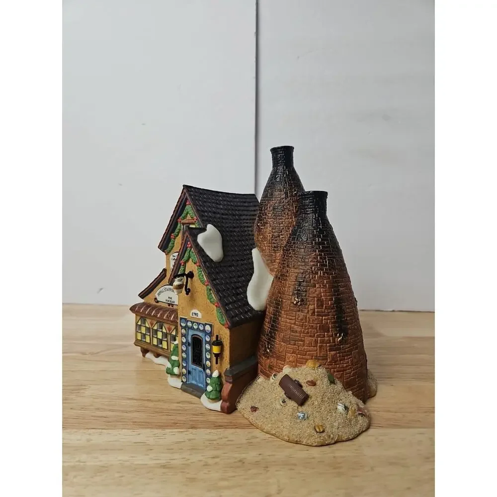 Dept 56 Dickens Village Series Royal Staffordshire Porcelains #58481 Box & Light